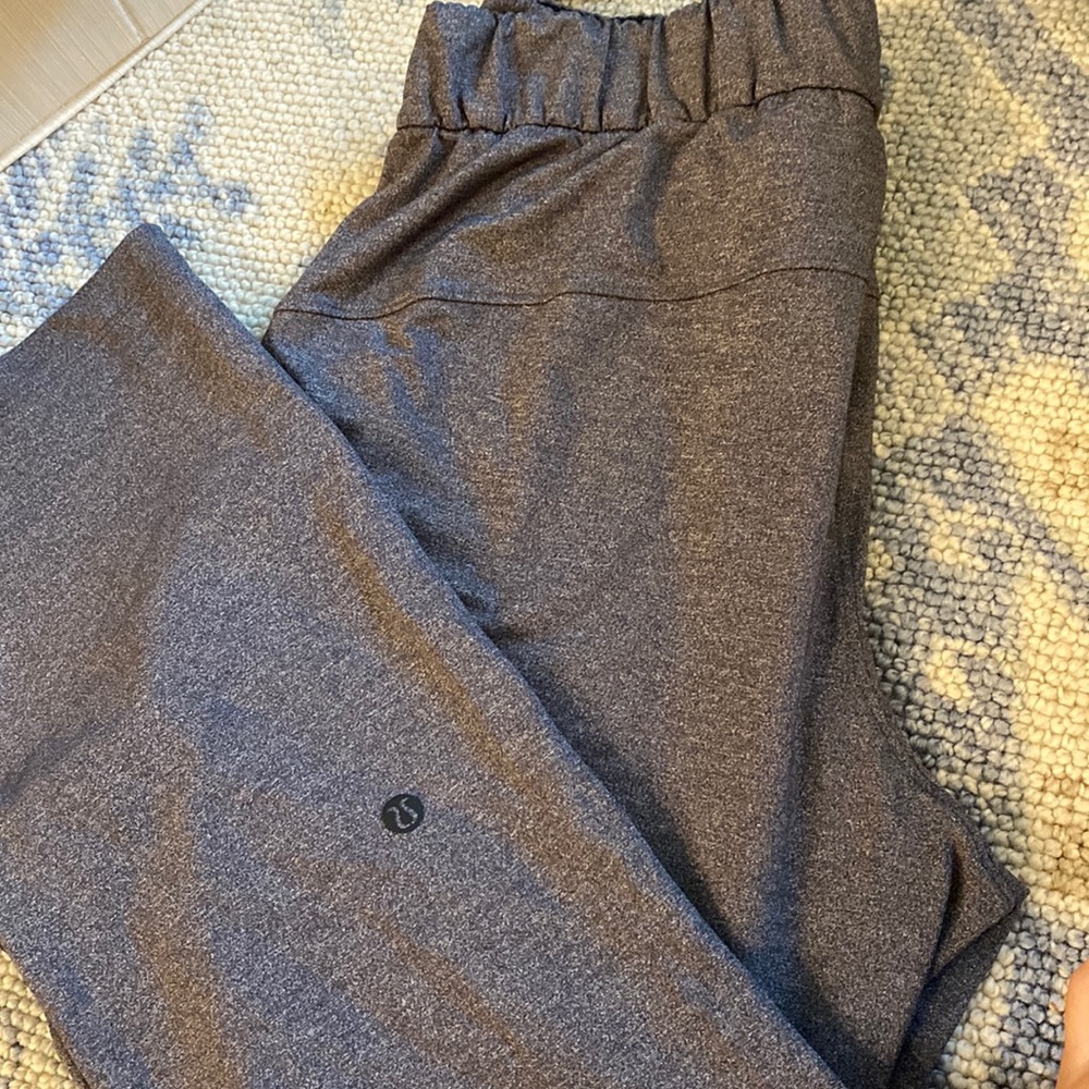LULULEMON on the fly pant full length grey DISCONTINUED